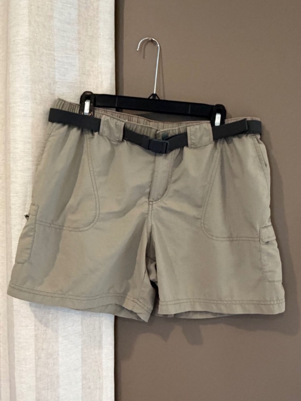 Columbia Men's Tan Outdoor Belted Hiking Shorts Sporty, Size Large